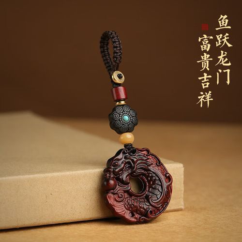 哪種材質的龍頭魚掛件最受歡迎？