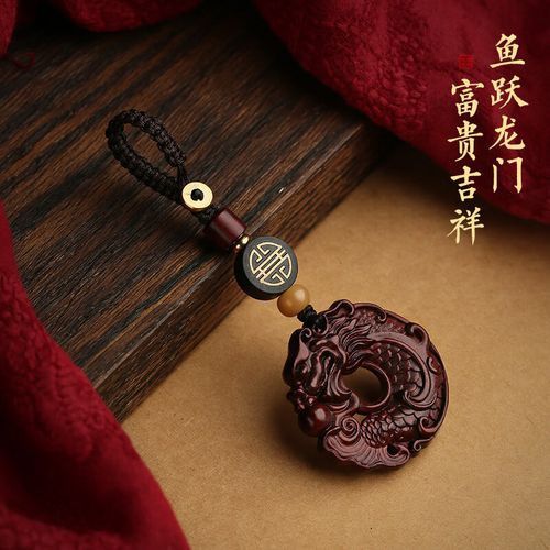 哪種材質的龍頭魚掛件最受歡迎？