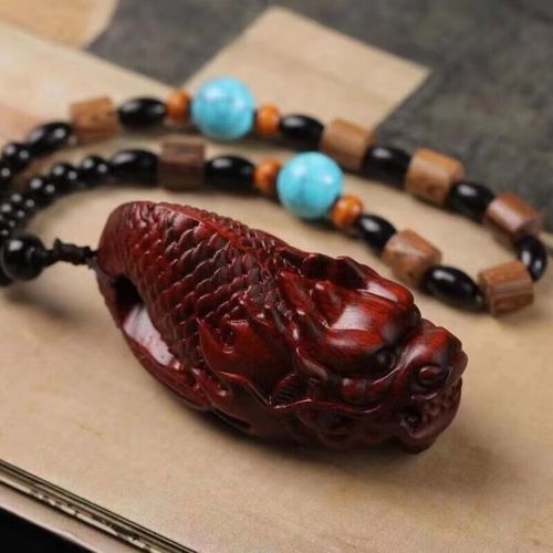 哪種材質的龍頭魚掛件最受歡迎？