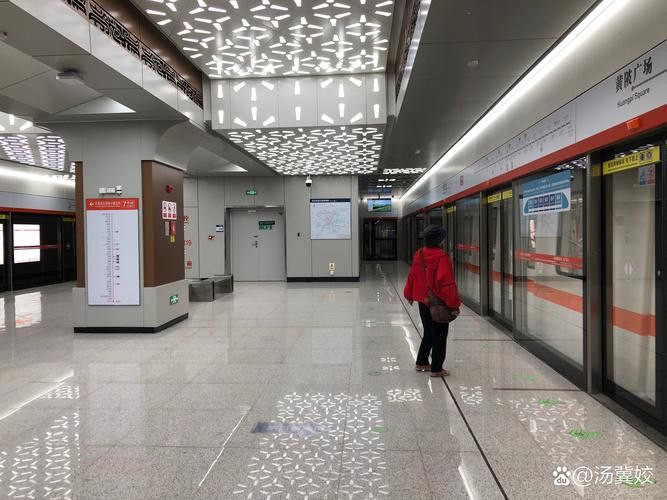 能提供金龍地鐵的內部圖片嗎？