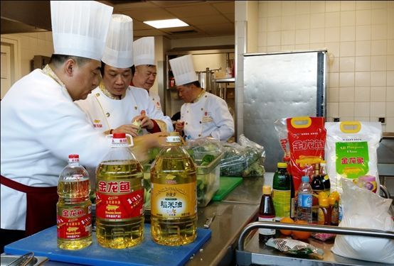 金龍魚餐廳后廚識別后廚廚師：金龍魚餐廳廚師帽識別系統