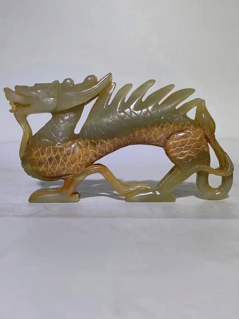 有哪些著名的和田玉龍擺件？