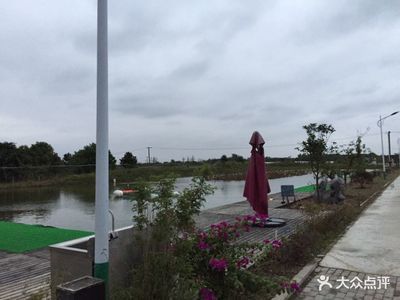 龍魚休閑垂釣中心：麥積區馬跑泉金龍休閑垂釣中心