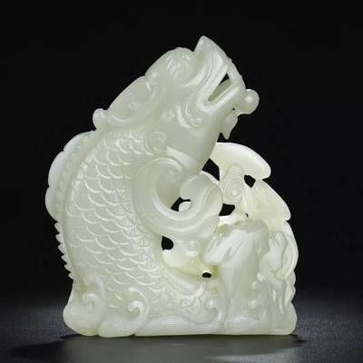 魚化龍翡翠吊墜的寓意：魚化龍玉雕作品
