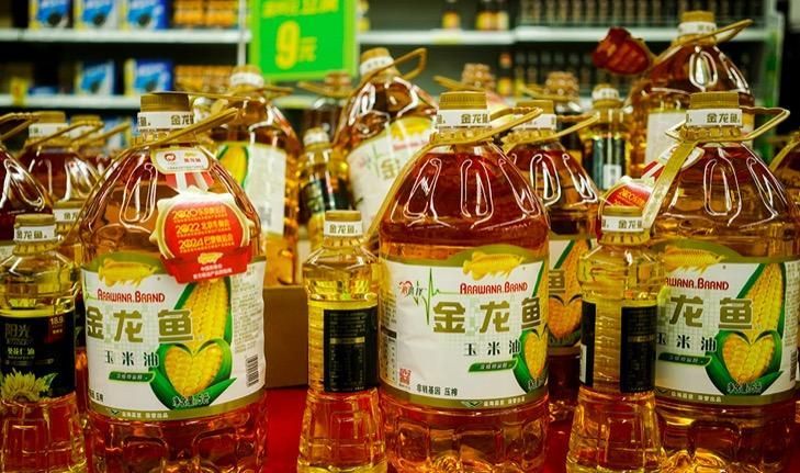 農夫山泉 茅臺 金龍魚：農夫山泉、茅臺和金龍魚是中國消費品市場上的三大巨頭