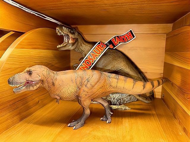 哪種恐龍擺件材質價格最高？