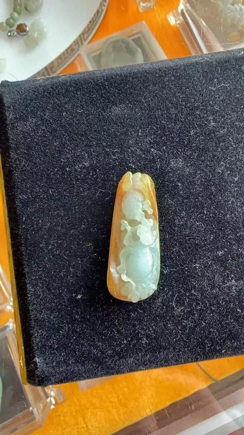 翡翠龍魚擺件