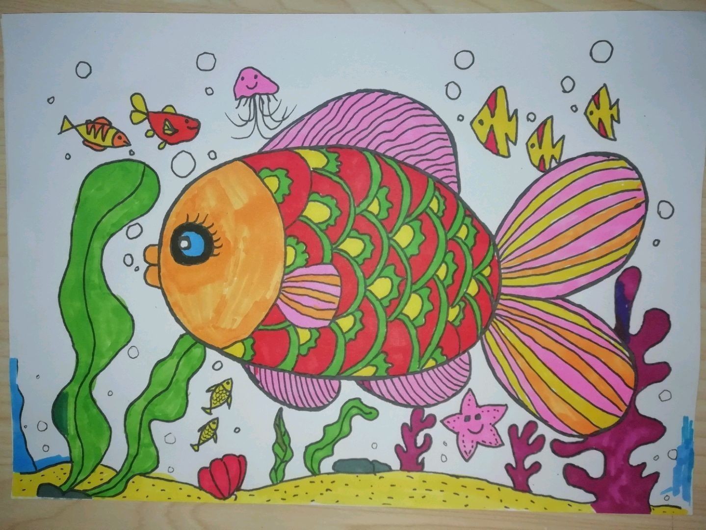 金龍魚兒童畫：金龍魚兒童畫是一種富有教育意義和藝術價值的活動