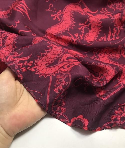 紅龍服飾有哪些材質選擇？