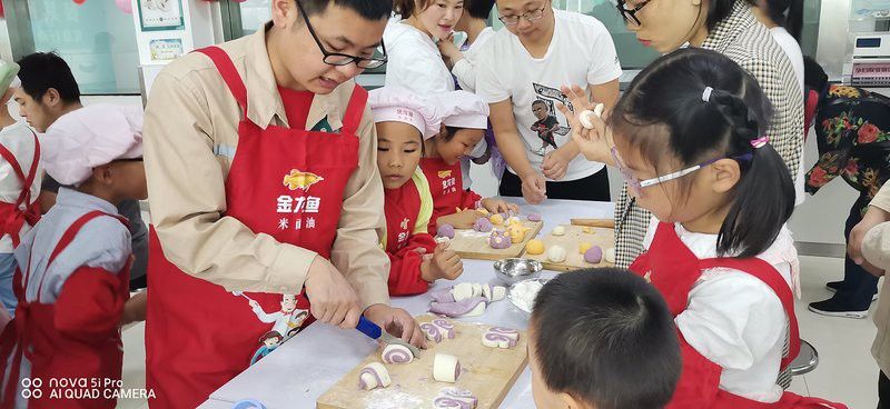 金龍魚參觀工廠行 騰訊大渝網 張航