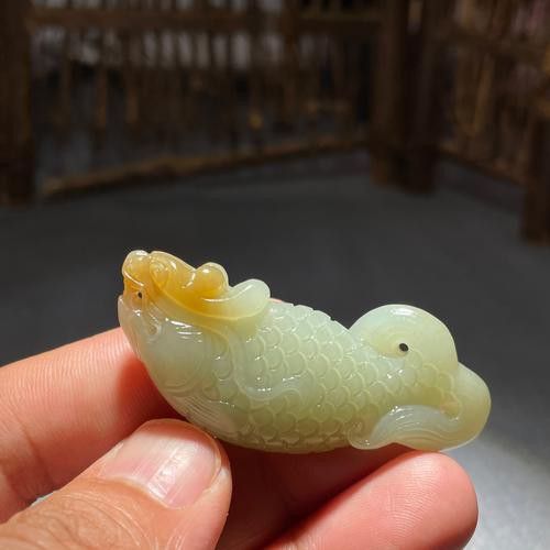如何判斷龍魚翡翠的品質？