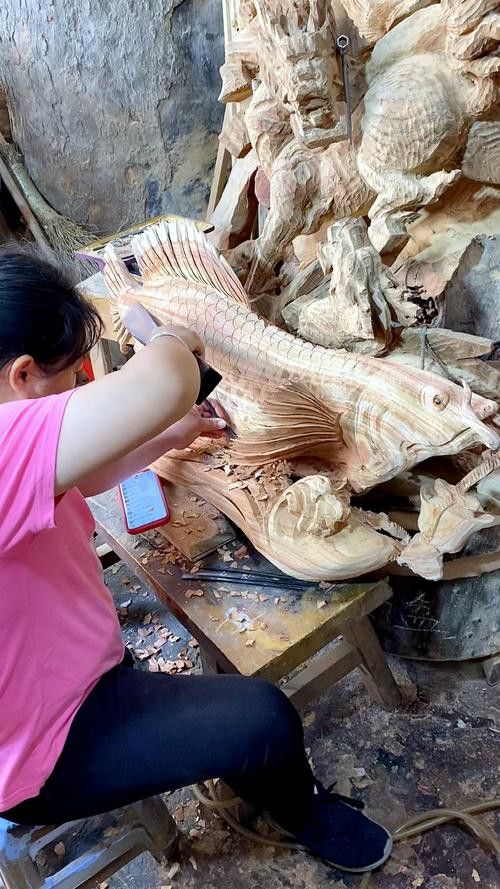 根雕金龍魚圖片大全