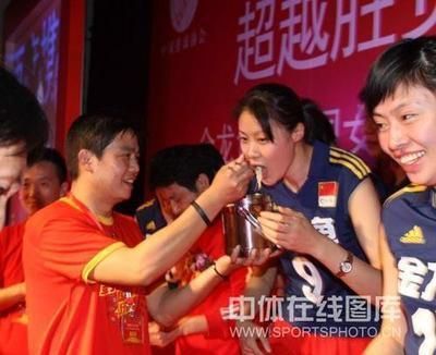 金龍魚成年要多久喂一次飼料：金龍魚的喂食頻率是多久一次金龍魚多久喂一次比較好