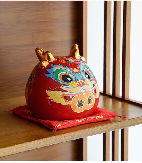 再給我?guī)讖埐煌L格的招財龍設計圖