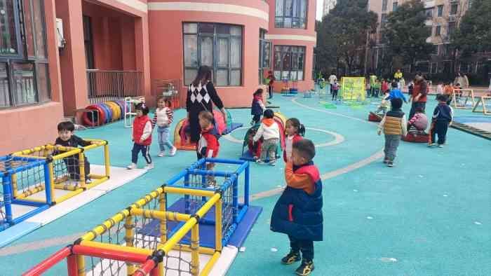 小龍魚環球幼兒園學費（缺點）