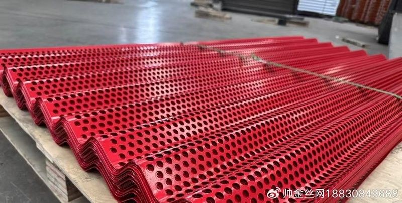 鋁板在金龍魚大廈立面中起什么作用？