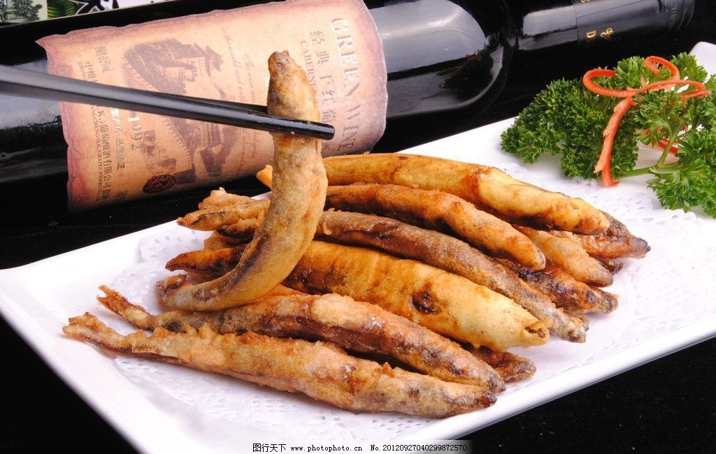 小龍魚吃啥：小龍魚的飲食習慣