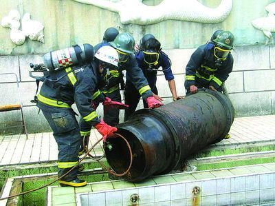氯氣對龍魚的危害有哪些？：氯氣對龍魚的危害主要體現在以下幾個方面：氯氣對龍魚的危害