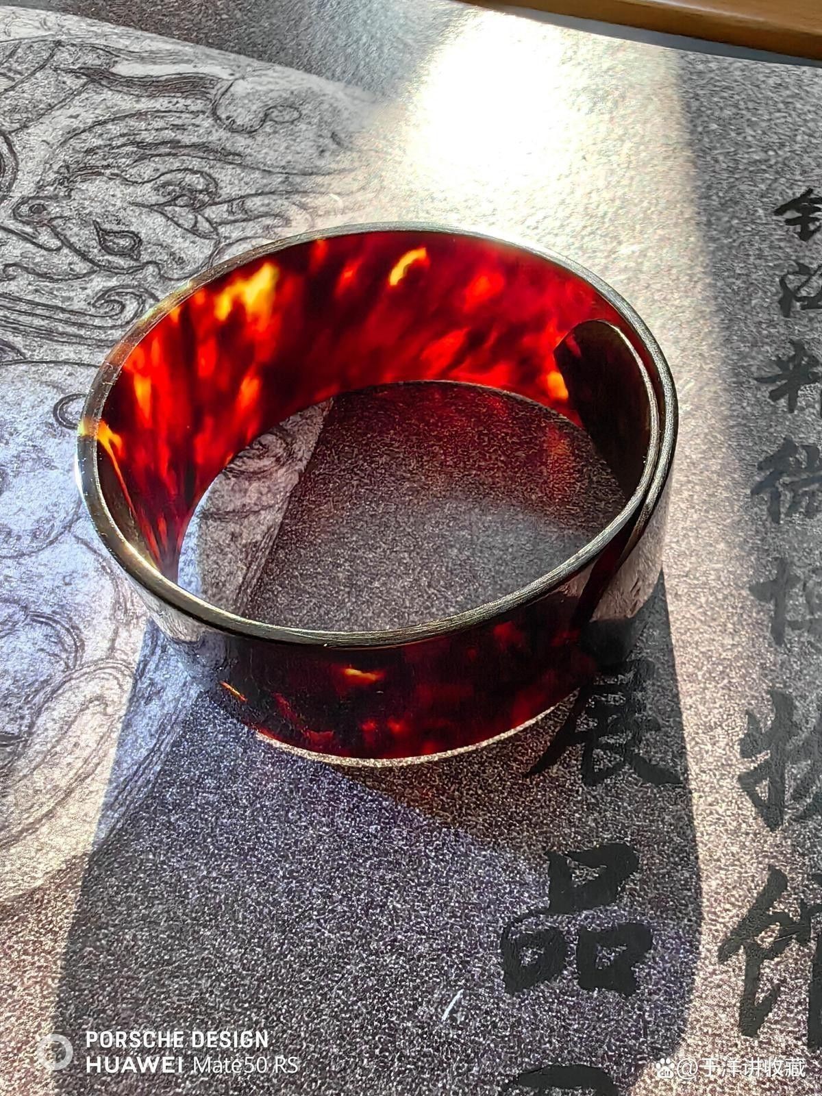 如何通過鱗片底色鑒別真假？