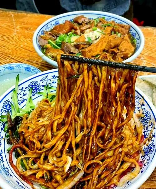 這兩家店的口碑如何？（岳云鵬在北京開的面館（海碗居）以老北京炸醬面為特色）
