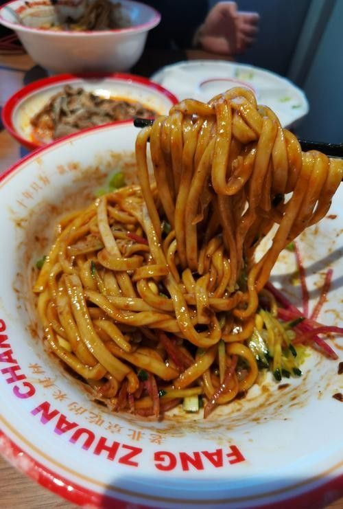 這兩家店的口碑如何？（岳云鵬在北京開的面館（海碗居）以老北京炸醬面為特色）