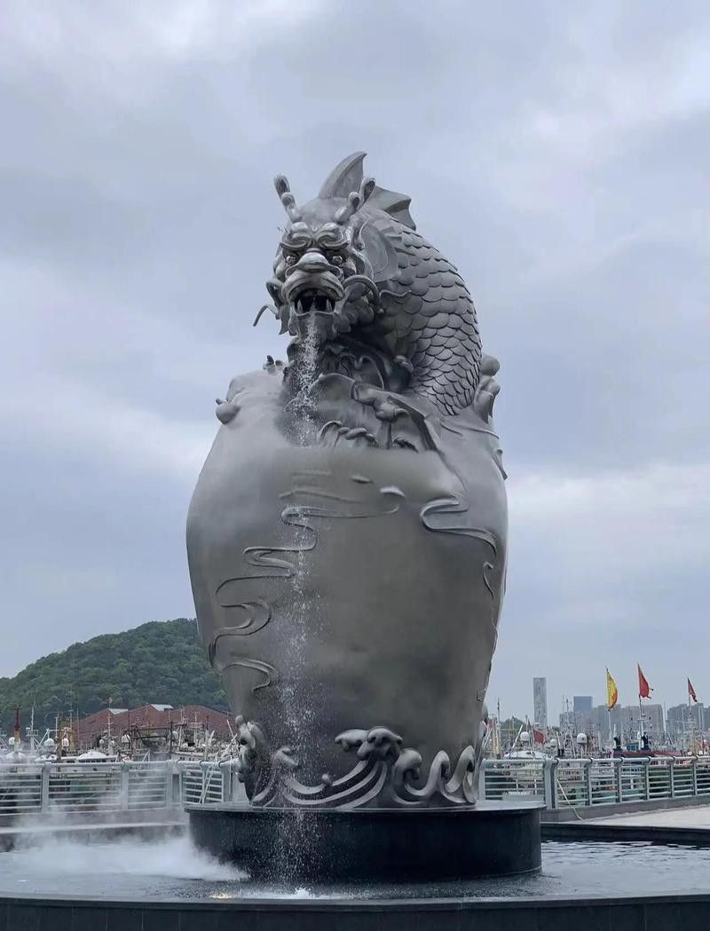 龍魚雕塑的材質是什么？（梧州城市雕塑那些事）