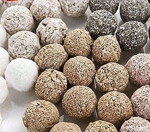 龍魚缸濾材的清洗頻率需根據濾材類型和水質情況綜合判斷：龍魚缸濾材清洗頻率大揭秘