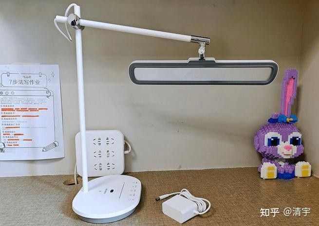 黃燈和白燈哪個更護眼？：黃燈和白燈哪個對眼好