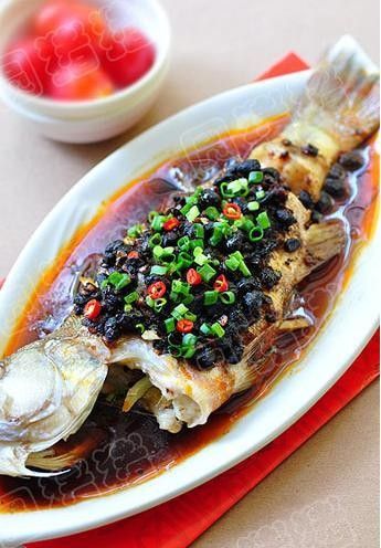 豆豉蒸魚的具體做法：豆豉蒸魚|家常粵菜、廣東朋友手把手教學