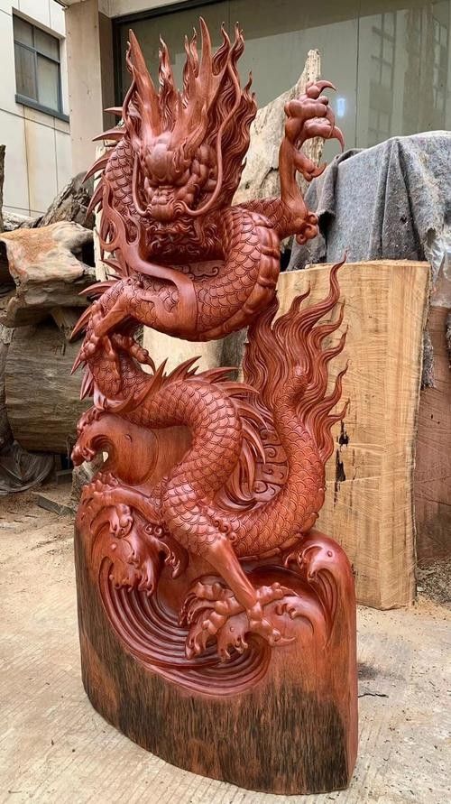 詳細(xì)閱讀:龍擺件的價(jià)格范圍:古董龍擺件的價(jià)格范圍 龍擺件的價(jià)格范圍:古董龍擺件的價(jià)格范圍