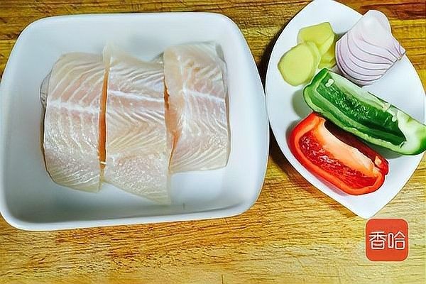 有哪些清蒸龍利魚的變種做法？：清蒸龍利魚最好吃的做法不用一滴油滑嫩下飯唐河小哥