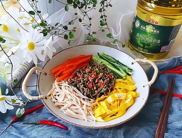 金龍魚橄欖調和油適合哪些涼拌菜：怪不得飯店的涼拌菜那么好吃，原來訣竅在這里