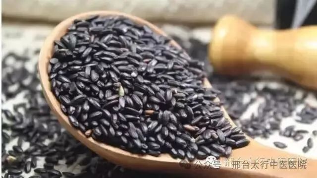 哪種發色食物性價比最高：中醫力薦:四個補益頭發的黑色食物