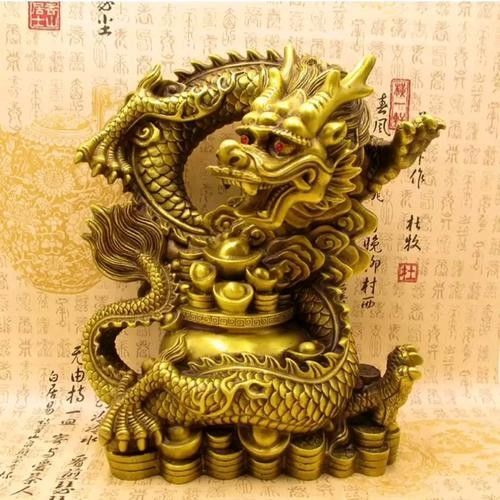如何判斷黃銅龍擺件的價值？：判斷黃銅龍擺件的價值需綜合材質、工藝、歷史背景及文化內涵等因素