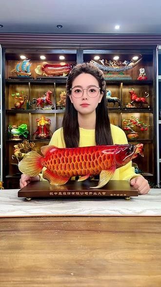 金屬聚財(cái)龍魚擺件有哪些材質(zhì)：金屬聚財(cái)龍魚擺件的常見材質(zhì)及特點(diǎn)