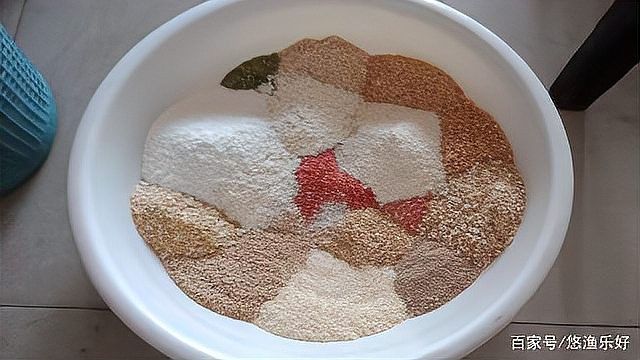 過期的古龍魚飼料如何處理：過期的古龍魚飼料怎么處理