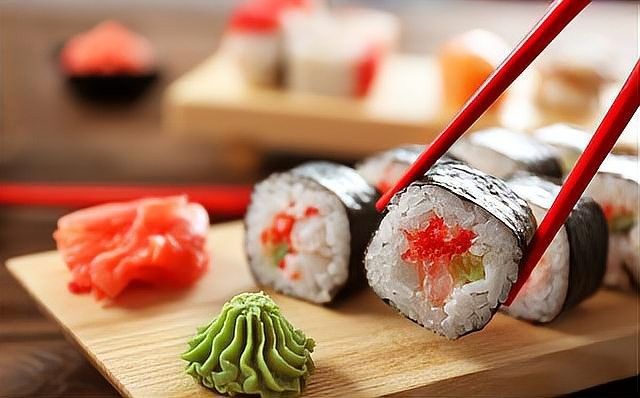如何制作龍魚壽司：|龍珠壽司制作全過程上海佐井日本料理培訓