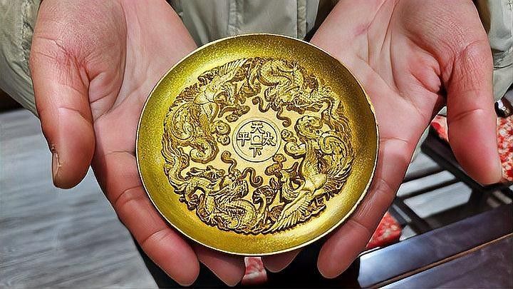 明代金龍藏品的市場價格如何：故宮博物院金龍多少錢人民幣