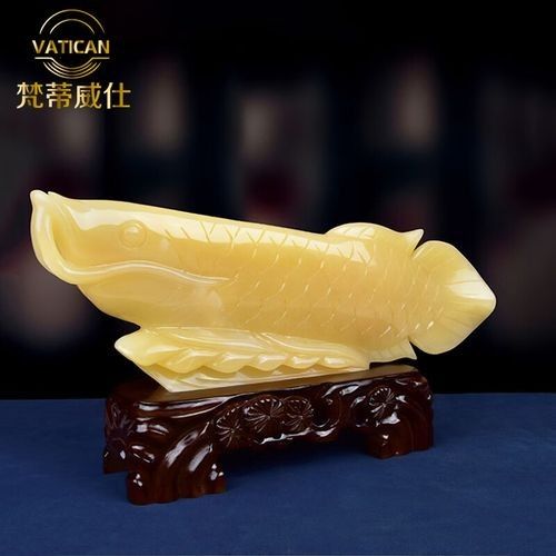 如何辨別真假玉金龍魚：怎樣辨別真假玉金龍魚