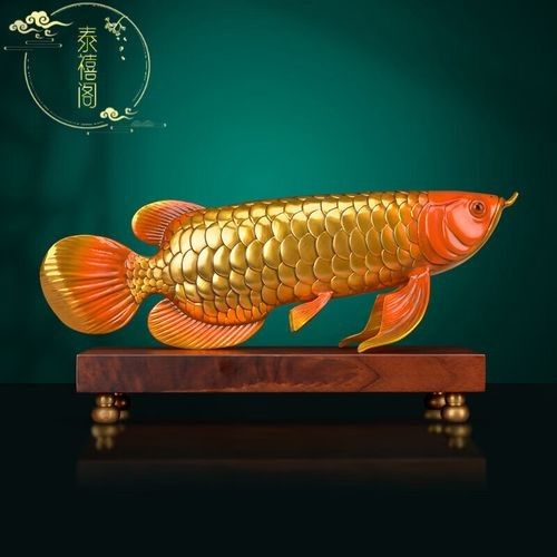 如何辨別彩色龍魚擺件的真偽：如何鑒別彩色龍魚擺件的真偽