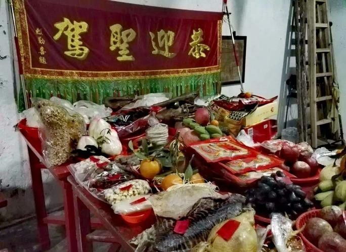 能提供幾張潮汕龍魚(yú)拜神圖片嗎：潮汕龍魚(yú)拜神
