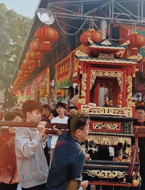 能提供幾張潮汕龍魚(yú)拜神圖片嗎：潮汕龍魚(yú)拜神