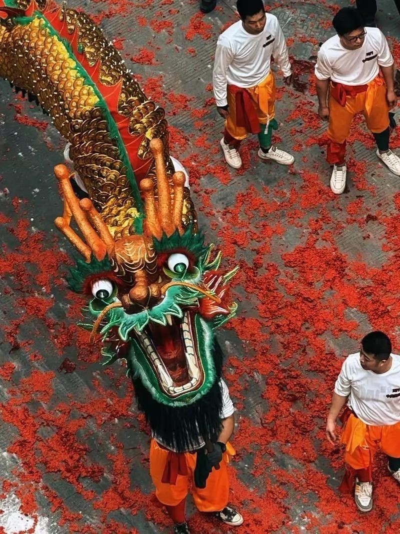 能提供幾張潮汕龍魚(yú)拜神圖片嗎：潮汕龍魚(yú)拜神