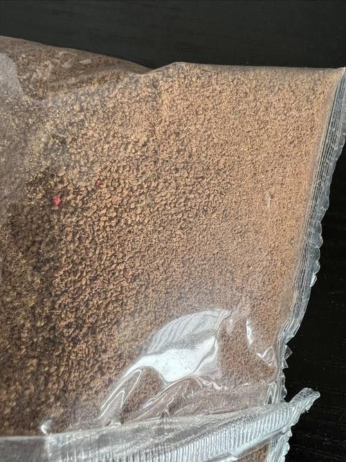 古龍魚飼料過期后還能喂嗎：老釣友私藏的3招變廢為寶，省錢了還爆護仟小魚釣魚