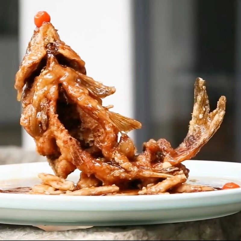黃河大鯉魚(yú)哪個(gè)做法最經(jīng)典？：紅燒黃河大鯉魚(yú)的經(jīng)典做法，魚(yú)肉入口即化，好吃得不像話(huà)