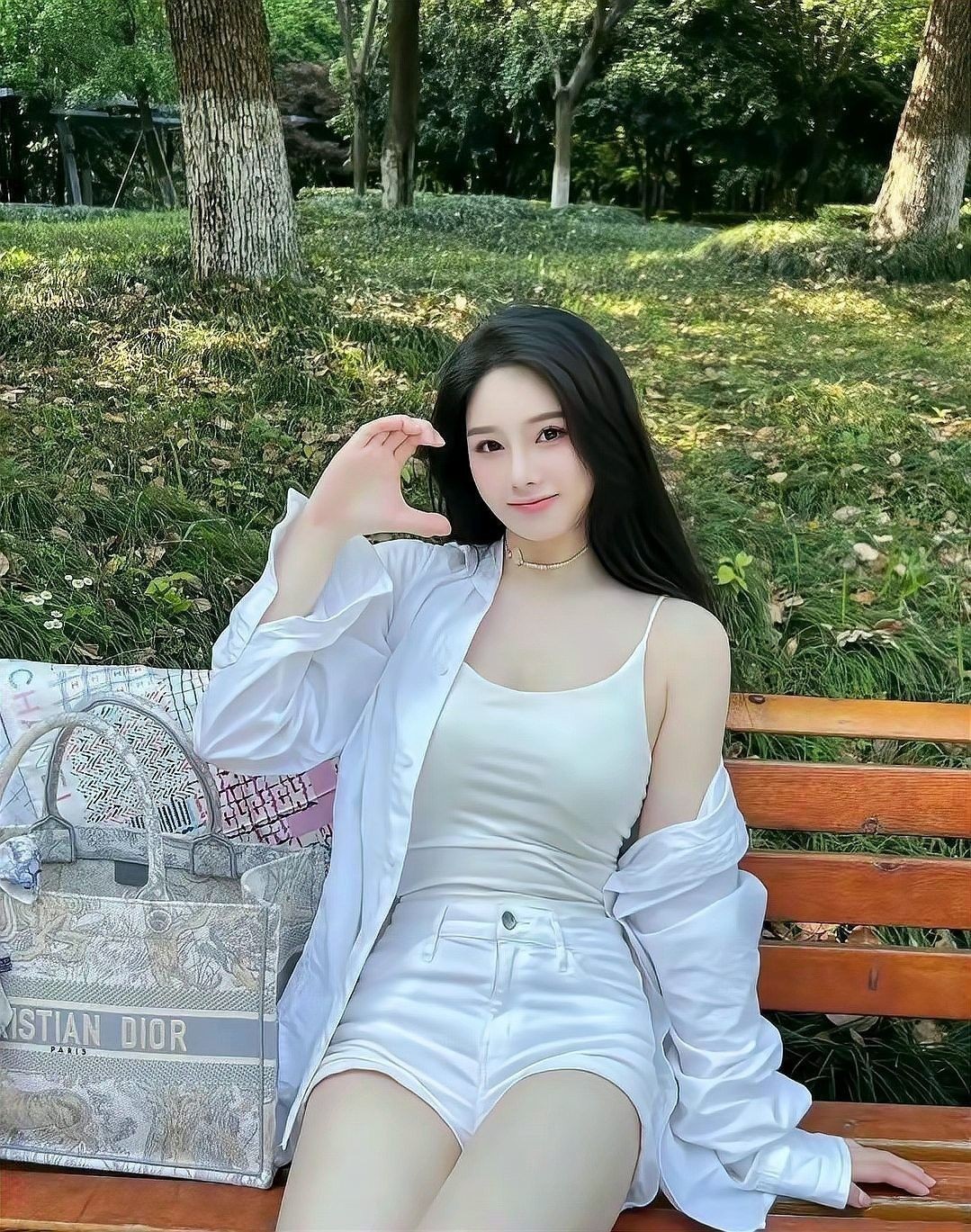 龍與其他生肖有何不同：十二生肖中唯一的神話生物其獨特性主要體現在以下方面