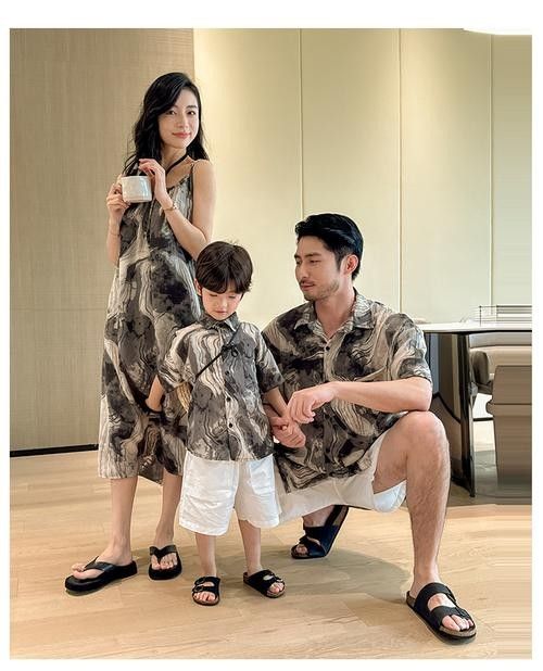 龍水元素在親子裝中的設計：水元素在親子裝設計中的應用