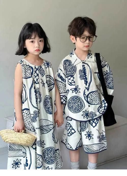 龍水元素在親子裝中的設計：水元素在親子裝設計中的應用