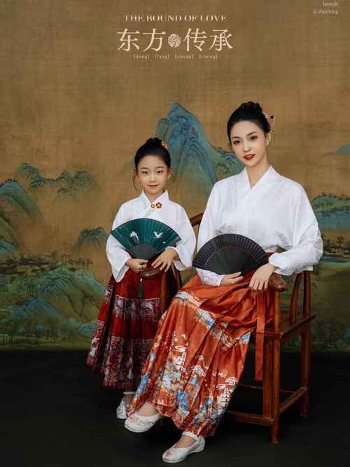 龍水元素在親子裝中的設計：水元素在親子裝設計中的應用