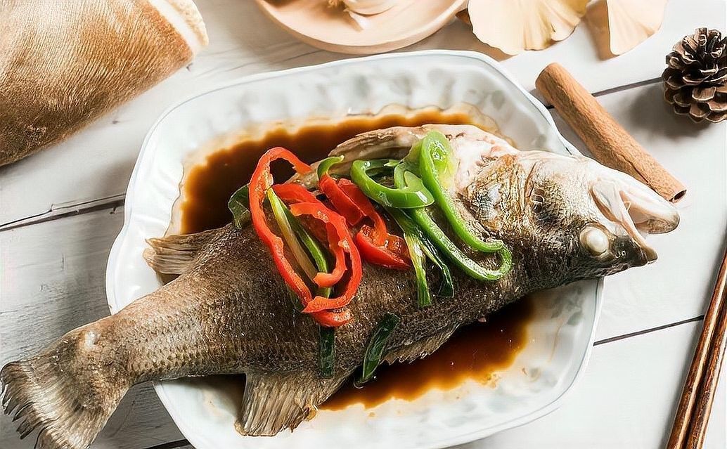 金龍魚清蒸后需要腌制嗎（金龍魚清蒸前需要腌制但需注意方法以避免肉質發柴） 金龍魚清蒸后需要腌制嗎（金龍魚清蒸前需要腌制但需注意方法以避免肉質發柴） 龍魚百科 第7張